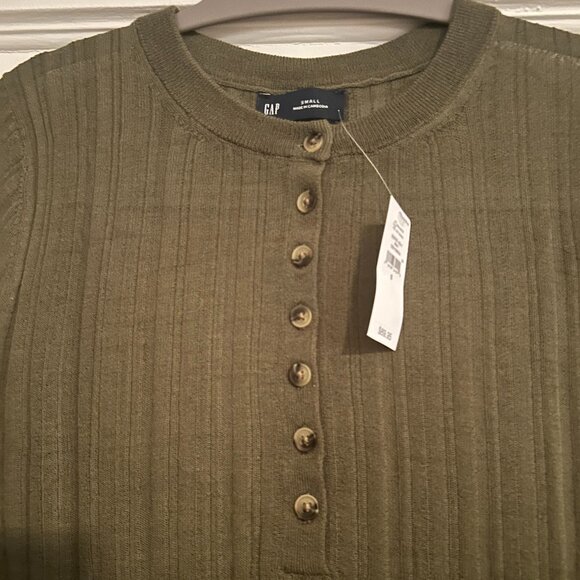 Gap Sheer Rib Henley Sweater in Olive (Size S) - NEW with tags - Picture 5 of 5